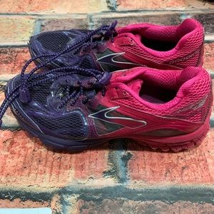 Brooks Ravenna V5 Women’s Running Shoes Size 7.5